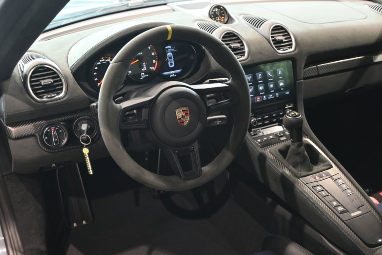 Porsche 718 Cayman GT4 RS