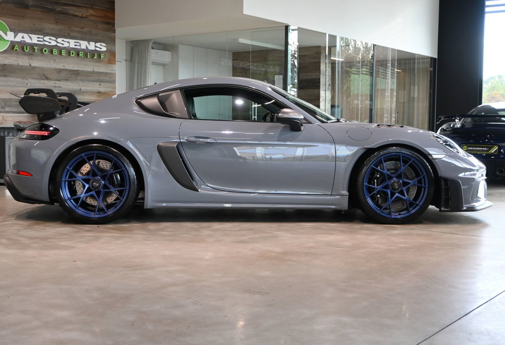 Porsche 718 Cayman GT4 RS
