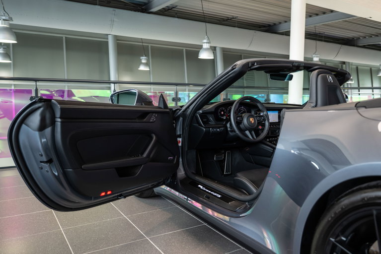 Porsche 992.2 Carrera 4 GTS