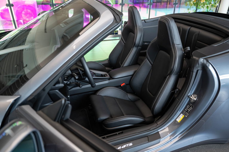 Porsche 992.2 Carrera 4 GTS