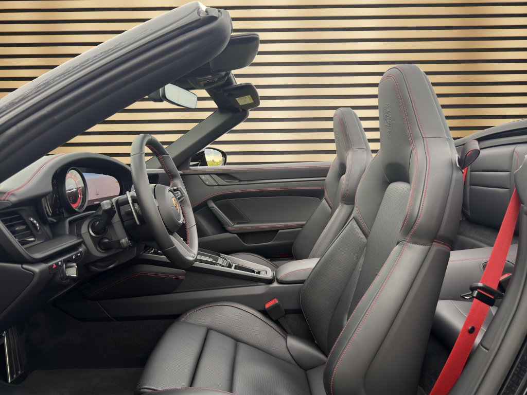 Porsche 992 Carrera GTS