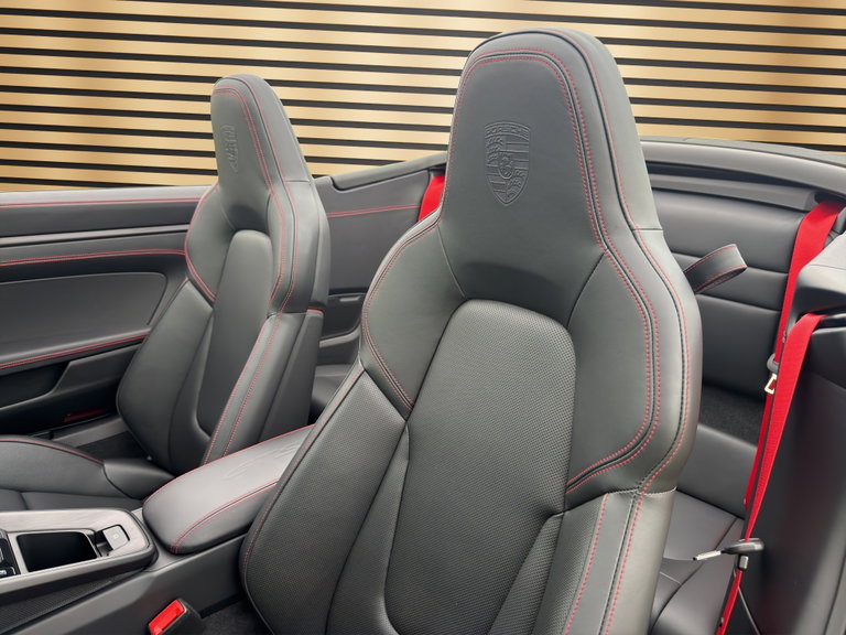 Porsche 992 Carrera GTS