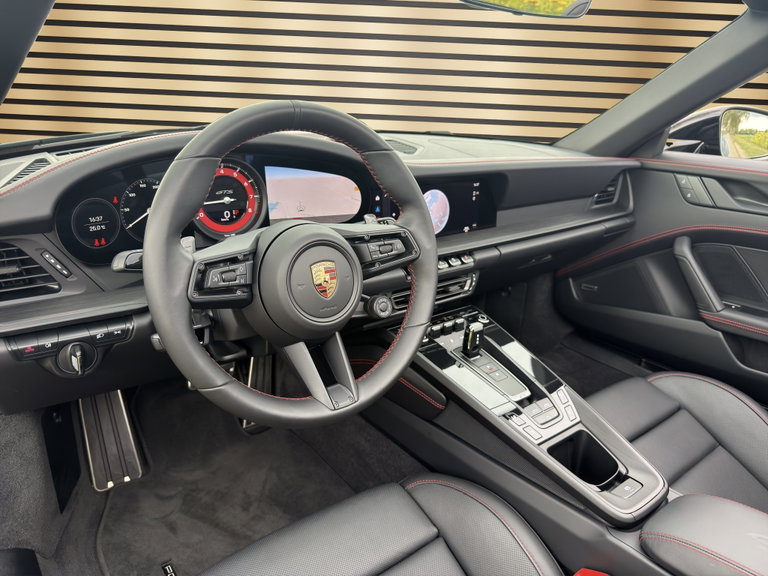 Porsche 992 Carrera GTS