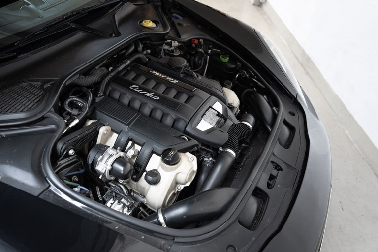 Porsche Panamera Turbo
