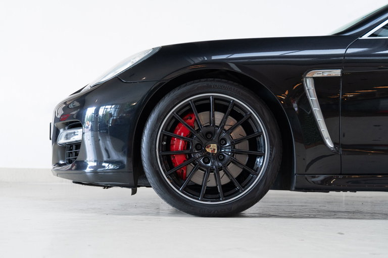 Porsche Panamera Turbo