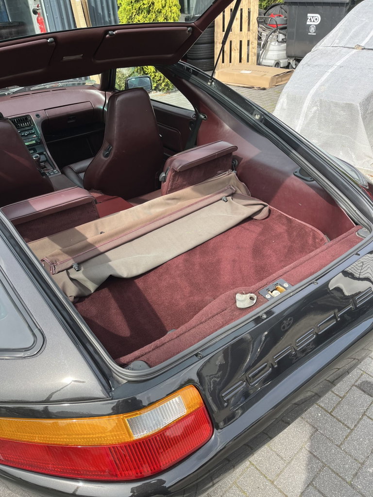 Porsche 928 S4