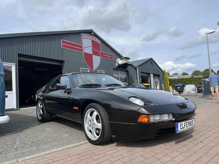Porsche 928 S4