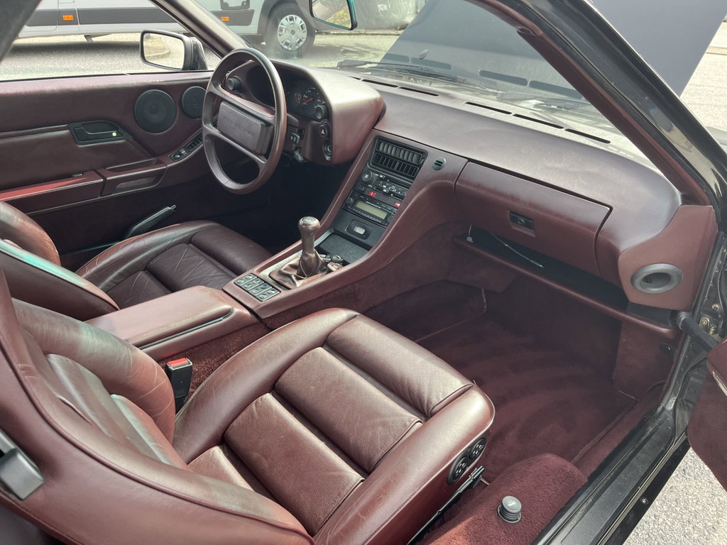 Porsche 928 S4