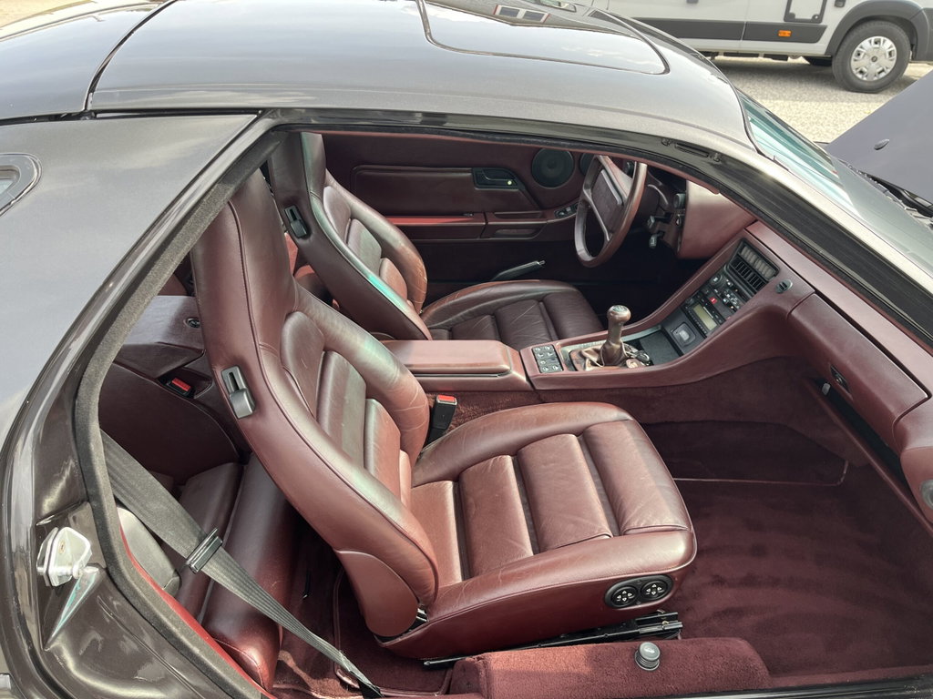 Porsche 928 S4