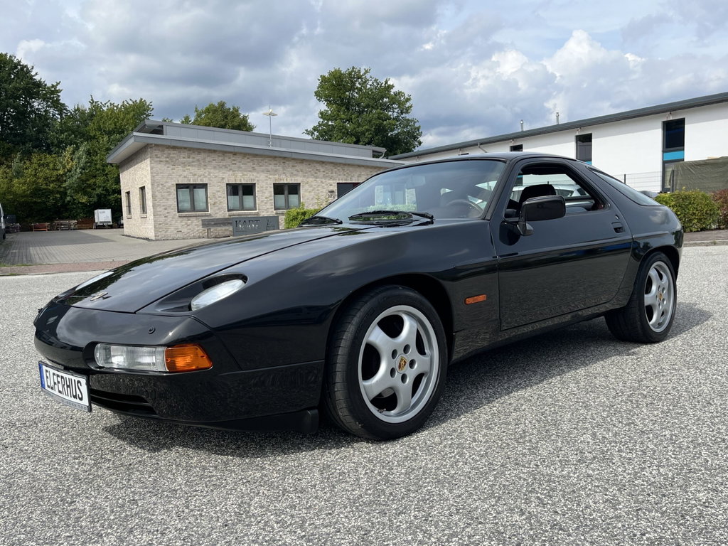 Porsche 928 S4