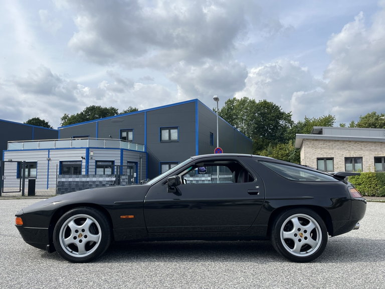 Porsche 928 S4