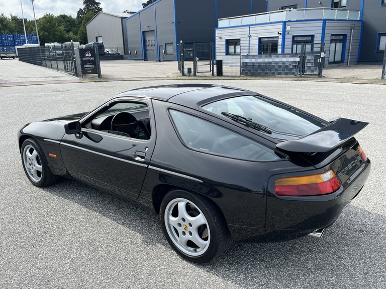Porsche 928 S4