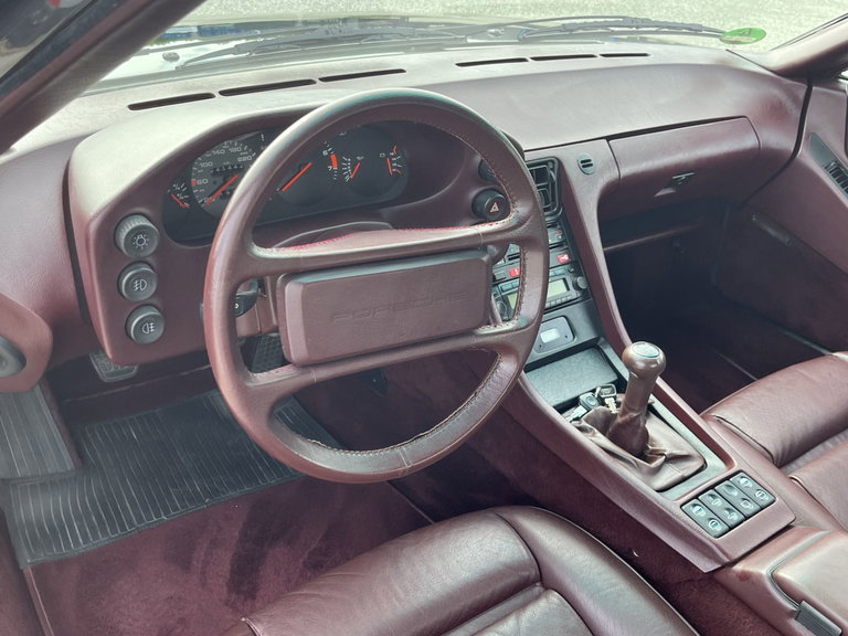 Porsche 928 S4