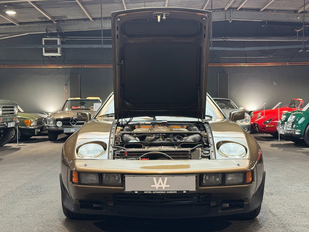 Porsche 928