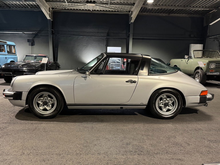 Porsche 911 „25 Jahre Jubiläumsmodell“
