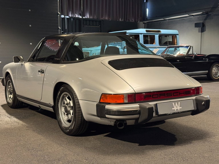 Porsche 911 „25 Jahre Jubiläumsmodell“