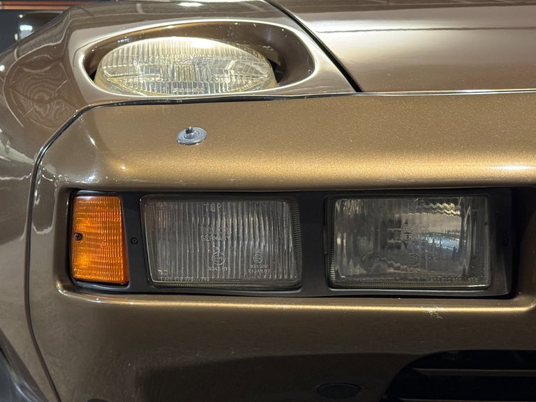 Porsche 928