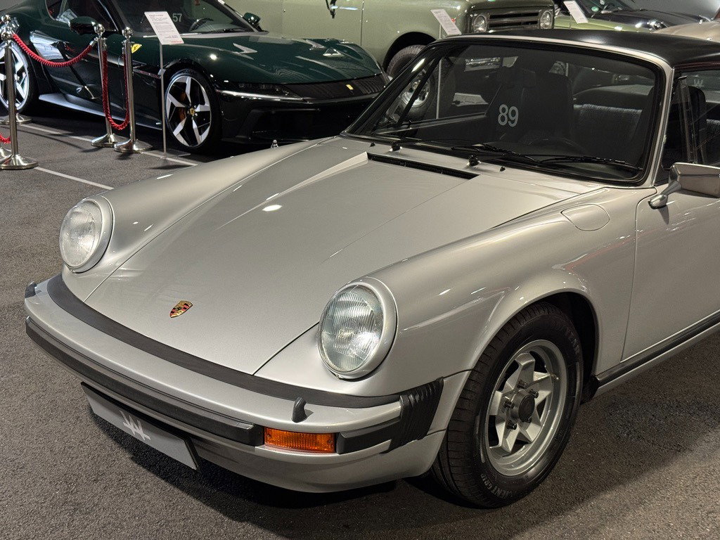 Porsche 911 „25 Jahre Jubiläumsmodell“