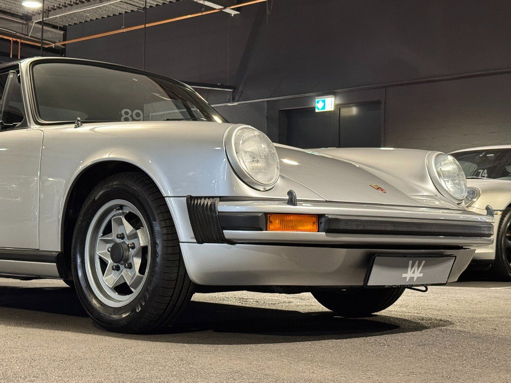 Porsche 911 „25 Jahre Jubiläumsmodell“