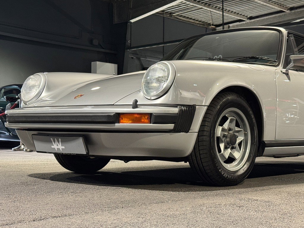 Porsche 911 „25 Jahre Jubiläumsmodell“