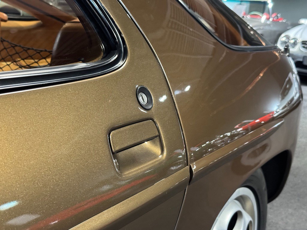 Porsche 928