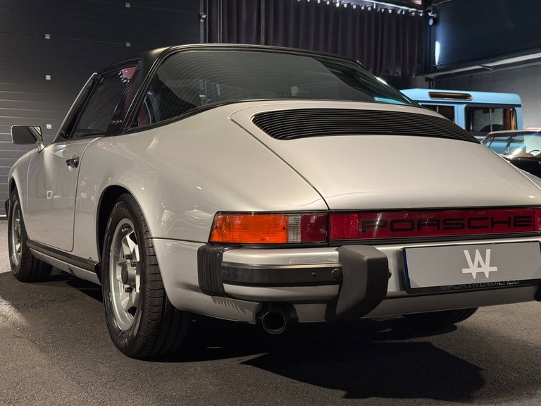 Porsche 911 „25 Jahre Jubiläumsmodell“