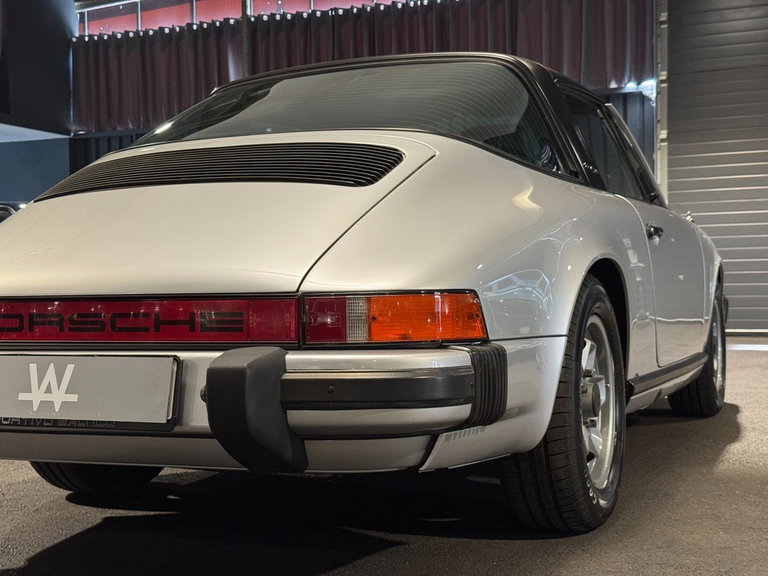 Porsche 911 „25 Jahre Jubiläumsmodell“