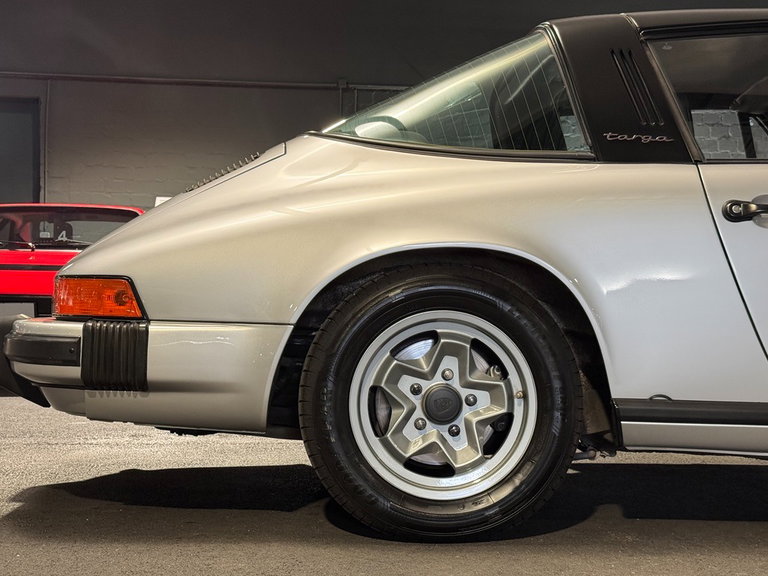 Porsche 911 „25 Jahre Jubiläumsmodell“