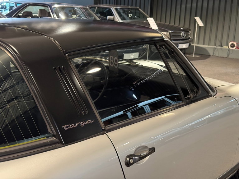 Porsche 911 „25 Jahre Jubiläumsmodell“