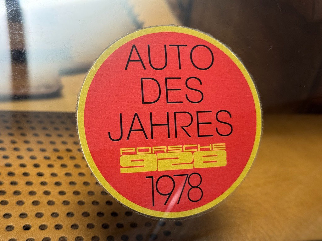 Porsche 928