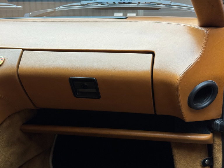 Porsche 928