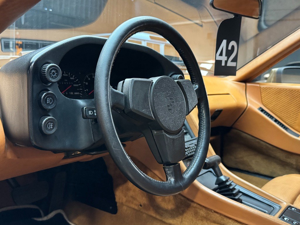 Porsche 928