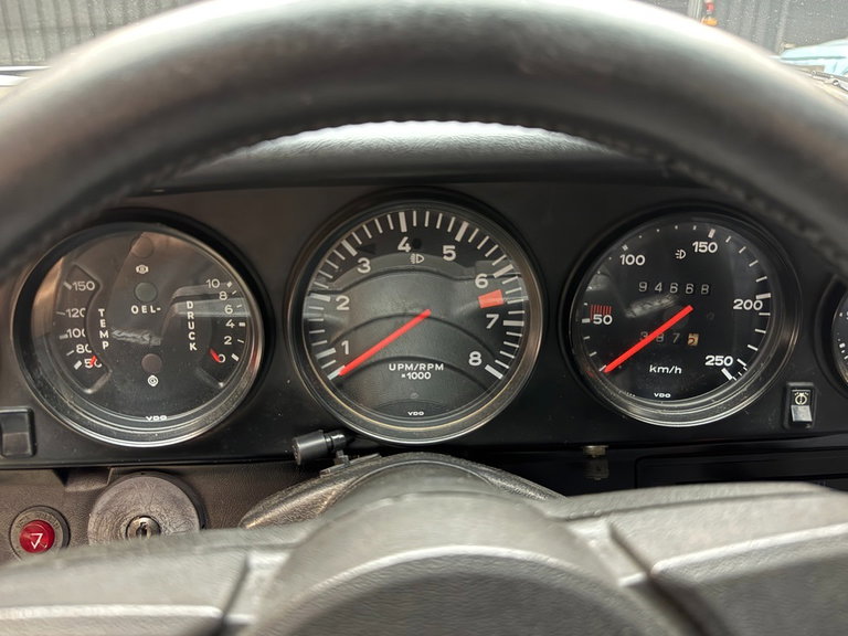 Porsche 911 „25 Jahre Jubiläumsmodell“