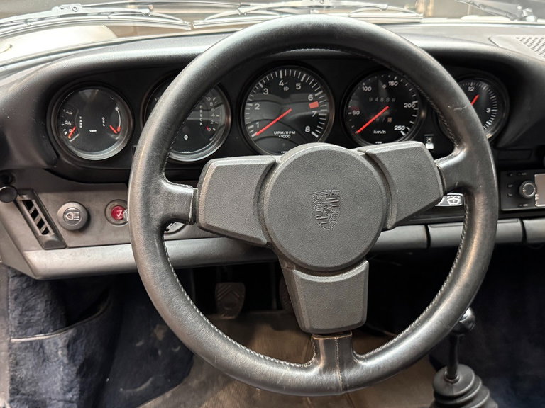 Porsche 911 „25 Jahre Jubiläumsmodell“