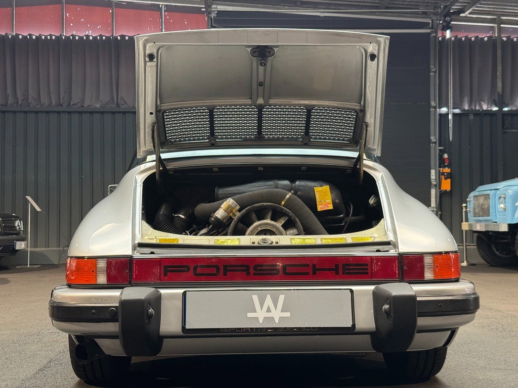Porsche 911 „25 Jahre Jubiläumsmodell“