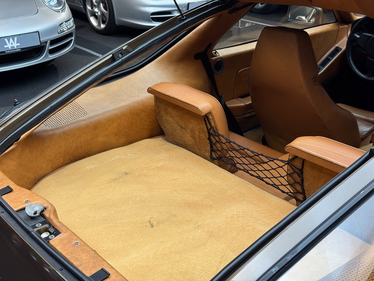 Porsche 928