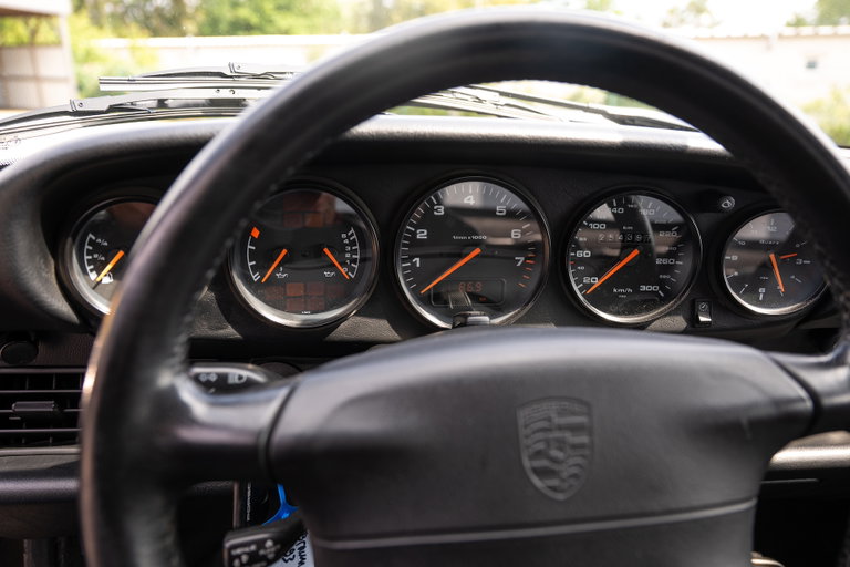 Porsche 993 Carrera 4
