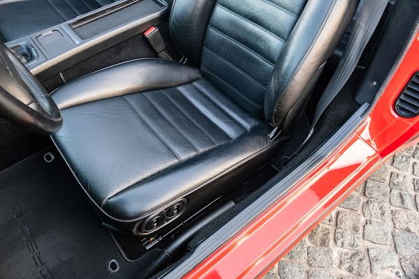 Porsche 968