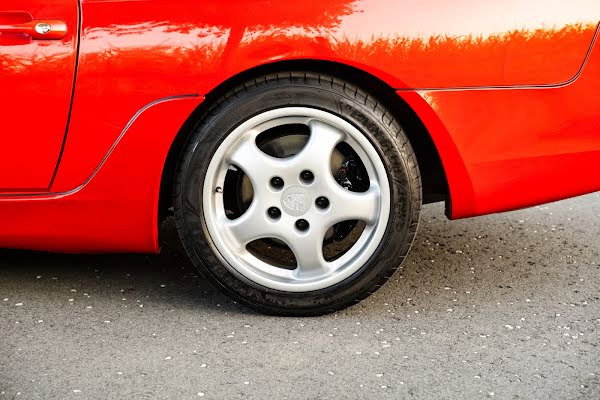 Porsche 968