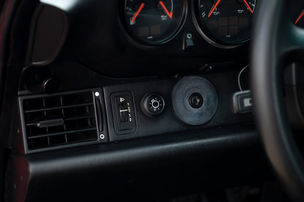 Porsche 964 Carrera 4