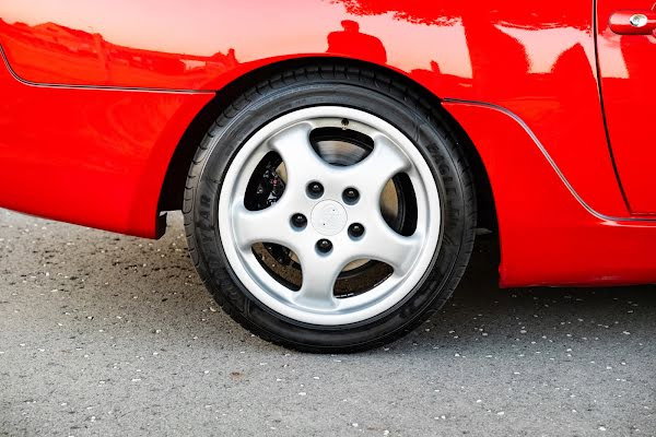 Porsche 968