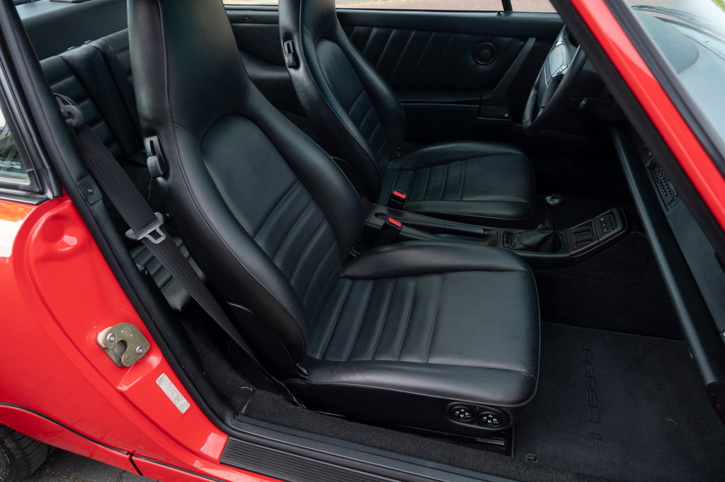 Porsche 964 Carrera 4