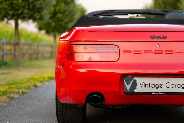 Porsche 968
