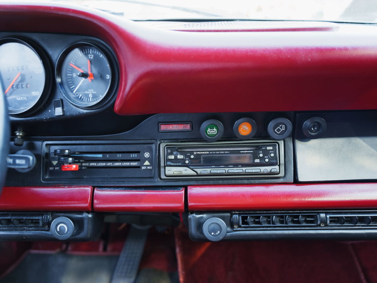 Porsche 911 Carrera (US)
