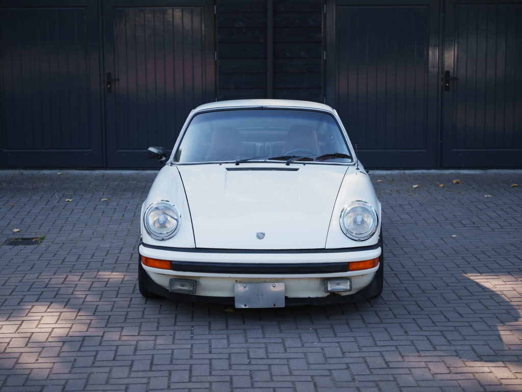 Porsche 911 Carrera (US)
