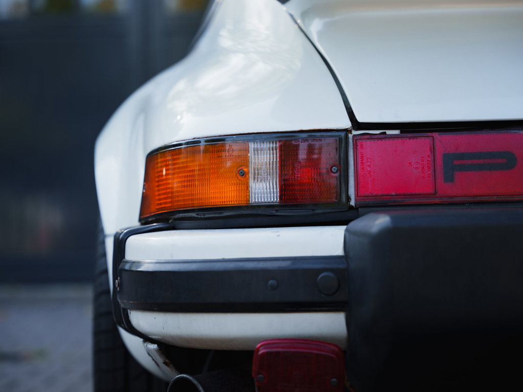 Porsche 911 Carrera (US)