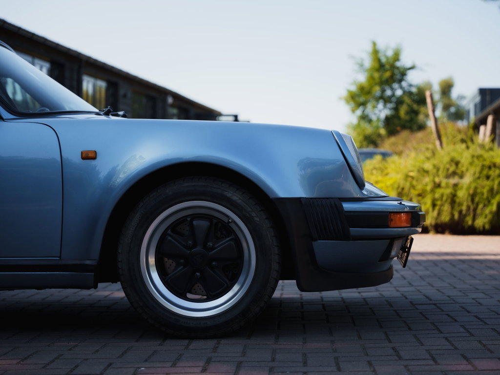 Porsche 911 Turbo 3.3