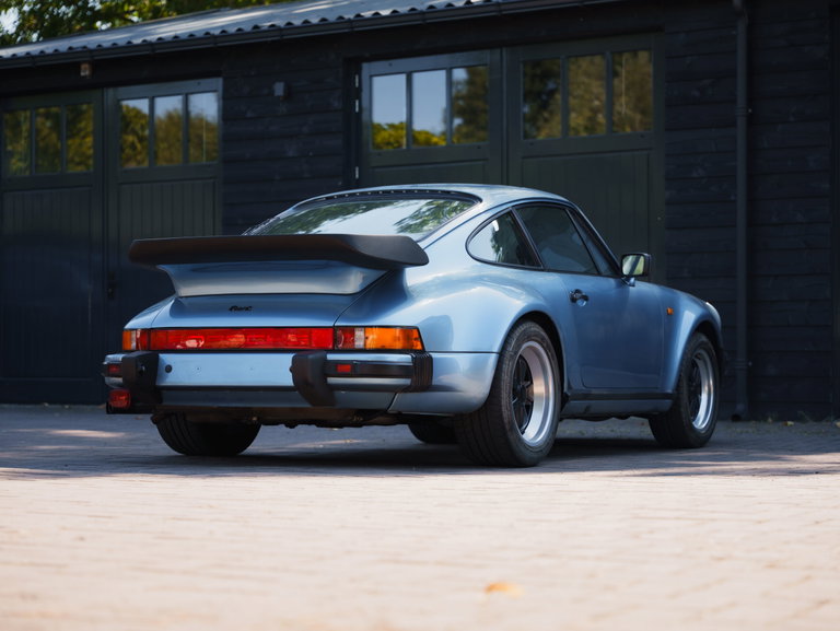 Porsche 911 Turbo 3.3