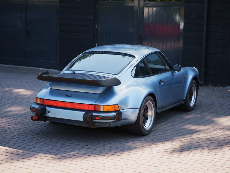 Porsche 911 Turbo 3.3