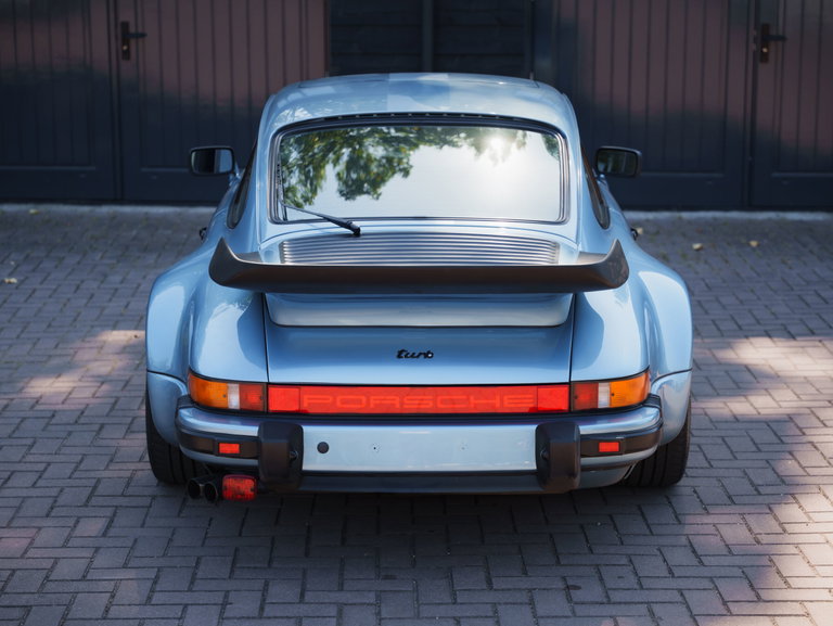 Porsche 911 Turbo 3.3